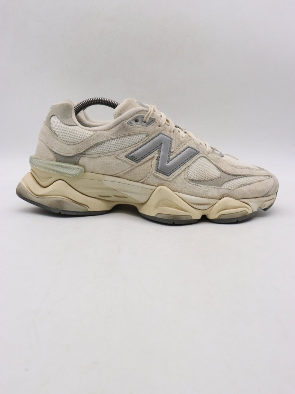 New Balance 9060 Men's 9.5 Women's 11 Running Sneakers Sea Salt Concrete White